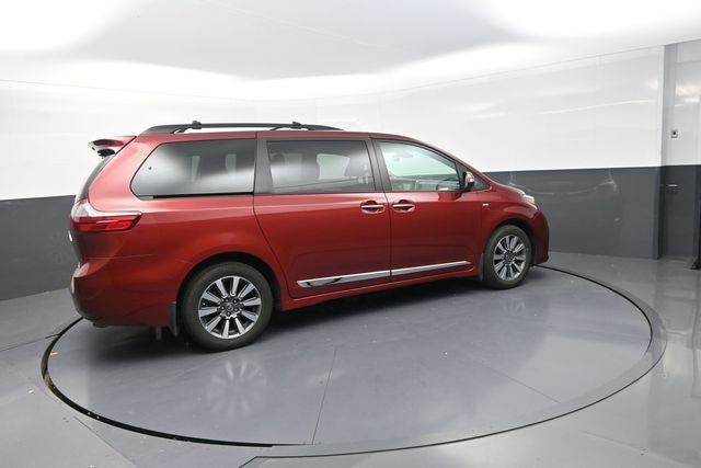 2020 Toyota Sienna Limited 7 Passenger