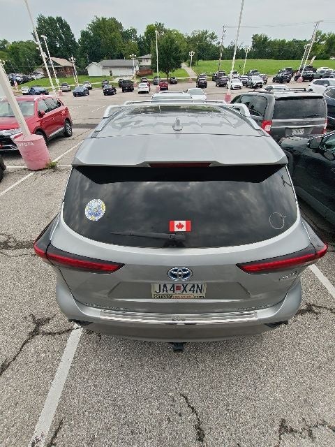 2021 Toyota Highlander Hybrid Platinum