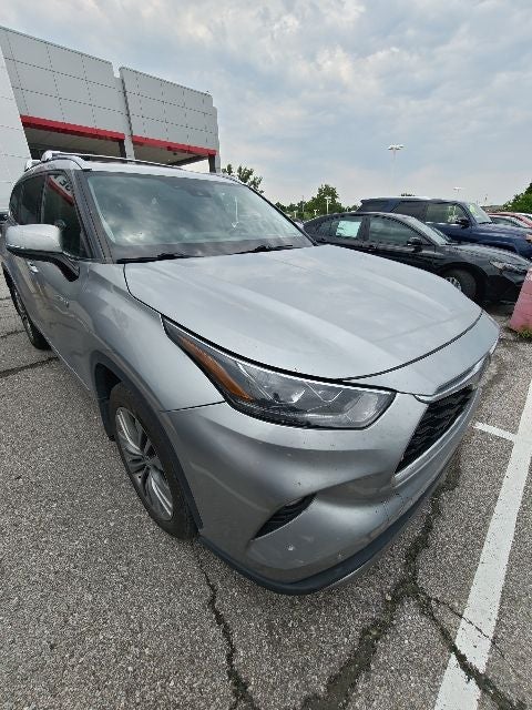 2021 Toyota Highlander Hybrid Platinum