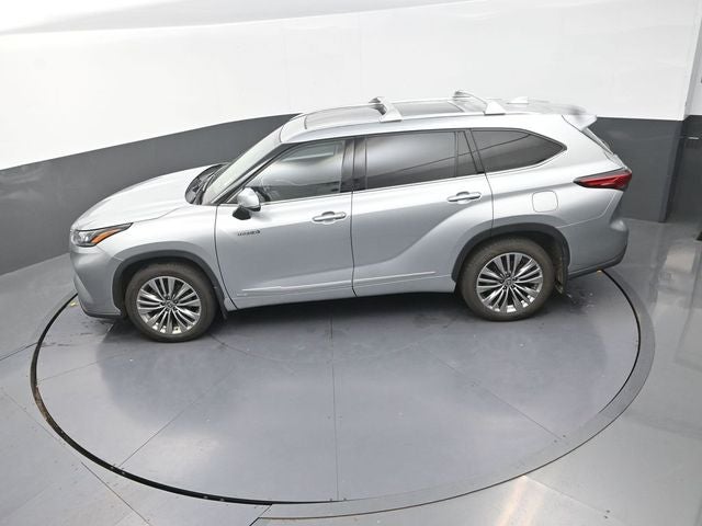 2021 Toyota Highlander Hybrid Platinum