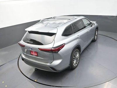 2021 Toyota Highlander Hybrid Platinum