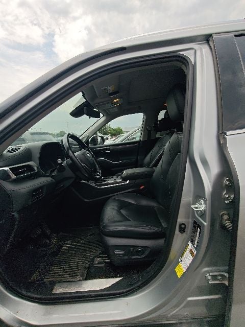 2021 Toyota Highlander Hybrid Platinum