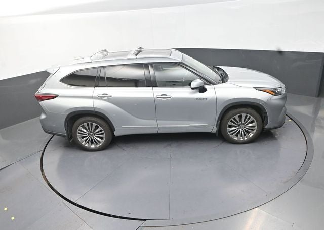 2021 Toyota Highlander Hybrid Platinum