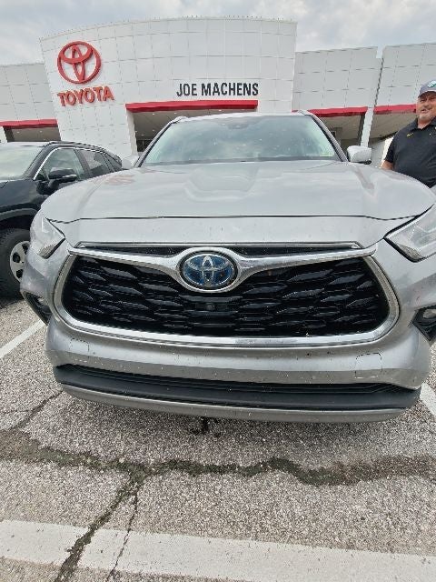 2021 Toyota Highlander Hybrid Platinum