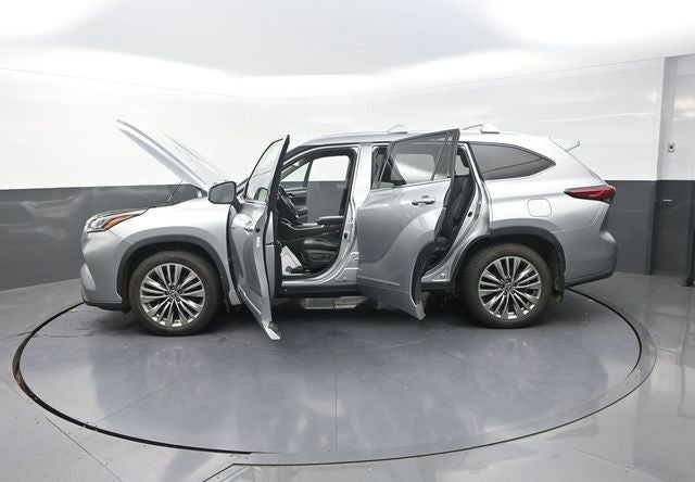2021 Toyota Highlander Hybrid Platinum