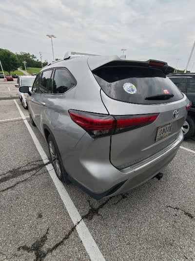 2021 Toyota Highlander Hybrid Platinum