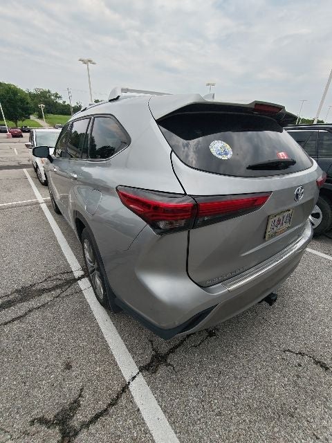 2021 Toyota Highlander Hybrid Platinum