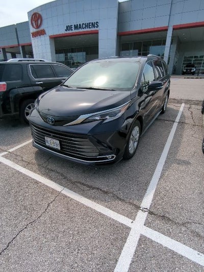 2022 Toyota Sienna Platinum 7 Passenger