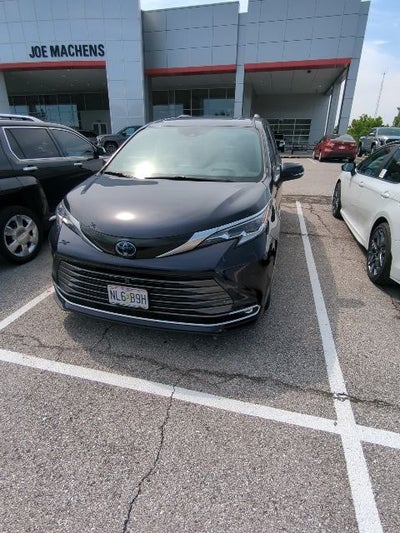 2022 Toyota Sienna Platinum 7 Passenger