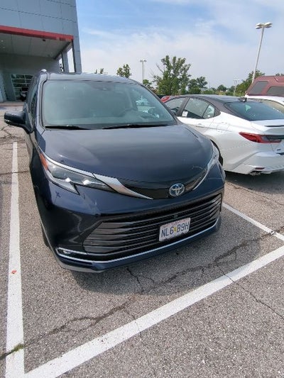 2022 Toyota Sienna Platinum 7 Passenger