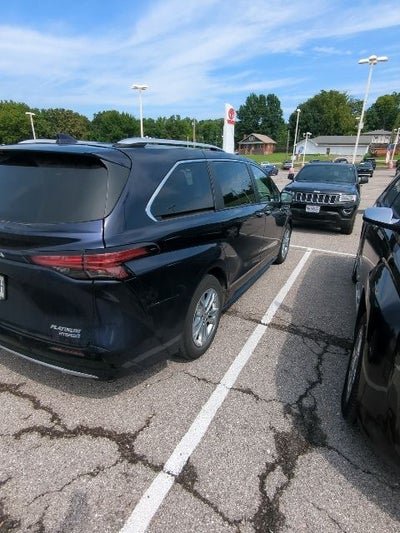 2022 Toyota Sienna Platinum 7 Passenger