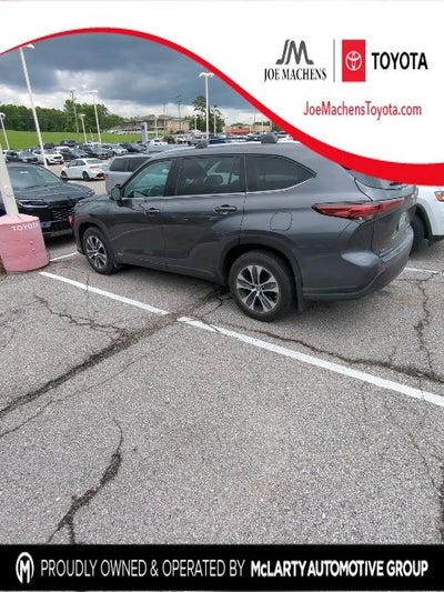 2022 Toyota Highlander Hybrid XLE
