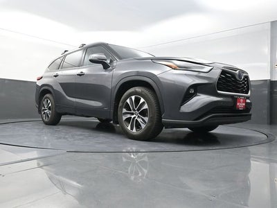 2022 Toyota Highlander Hybrid XLE