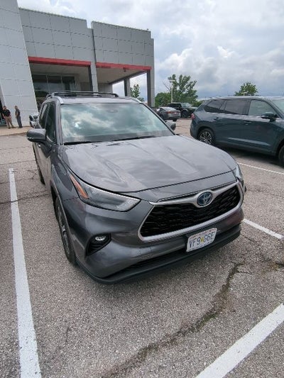 2022 Toyota Highlander Hybrid XLE