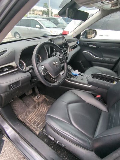 2022 Toyota Highlander Hybrid XLE