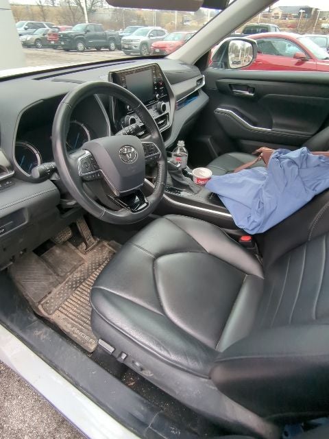 2021 Toyota Highlander Hybrid XLE