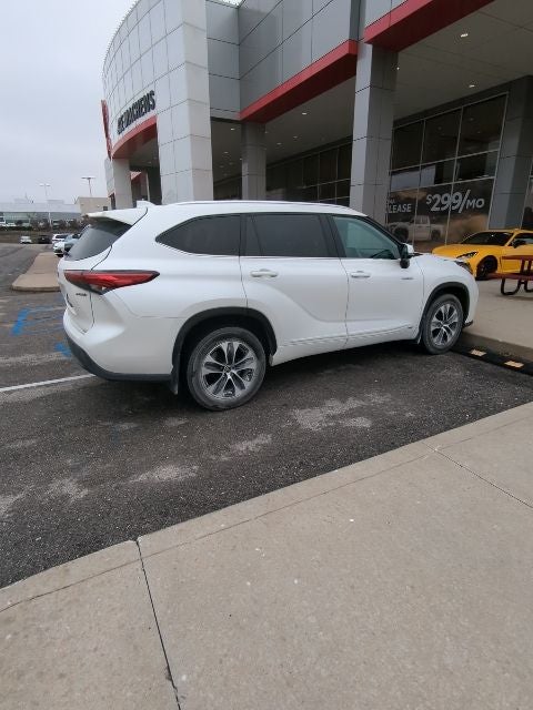 2021 Toyota Highlander Hybrid XLE