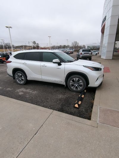 2021 Toyota Highlander Hybrid XLE