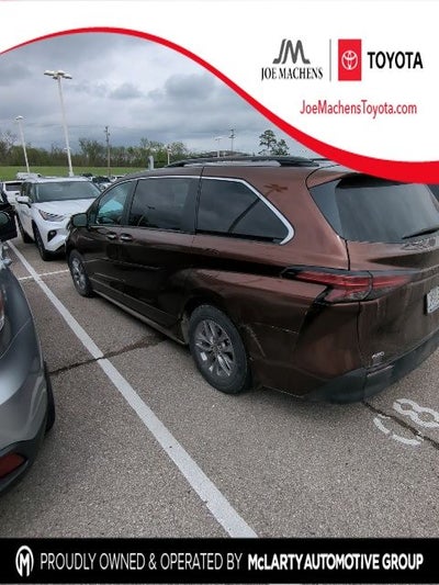 2022 Toyota Sienna XLE 7 Passenger
