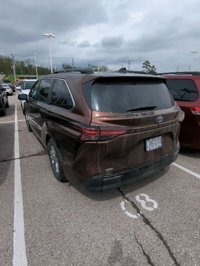 2022 Toyota Sienna XLE 7 Passenger