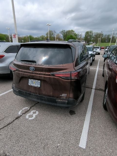 2022 Toyota Sienna XLE 7 Passenger
