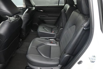2025 Toyota Highlander XLE