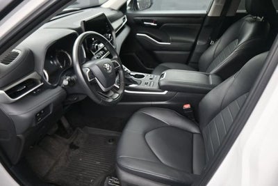 2025 Toyota Highlander XLE