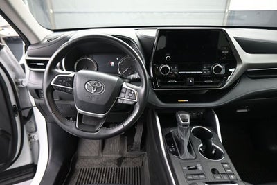 2025 Toyota Highlander XLE