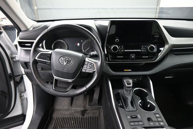 2025 Toyota Highlander XLE