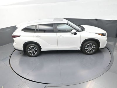 2025 Toyota Highlander XLE