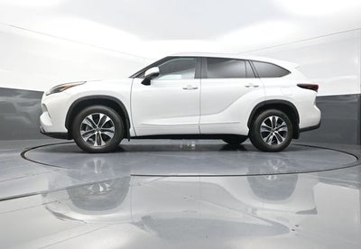 2025 Toyota Highlander XLE
