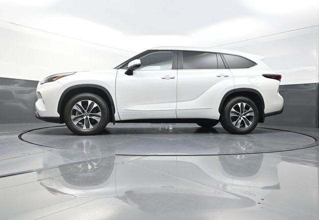 2025 Toyota Highlander XLE