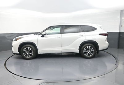 2025 Toyota Highlander XLE