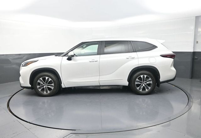 2025 Toyota Highlander XLE