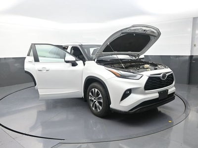 2025 Toyota Highlander XLE
