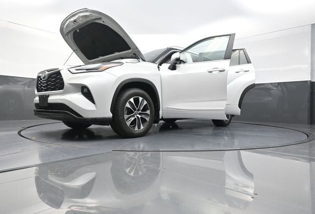 2025 Toyota Highlander XLE