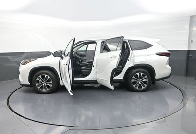 2025 Toyota Highlander XLE