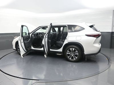 2025 Toyota Highlander XLE