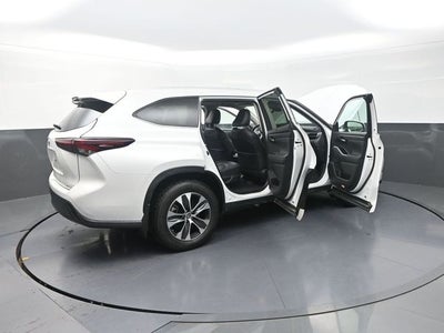 2025 Toyota Highlander XLE