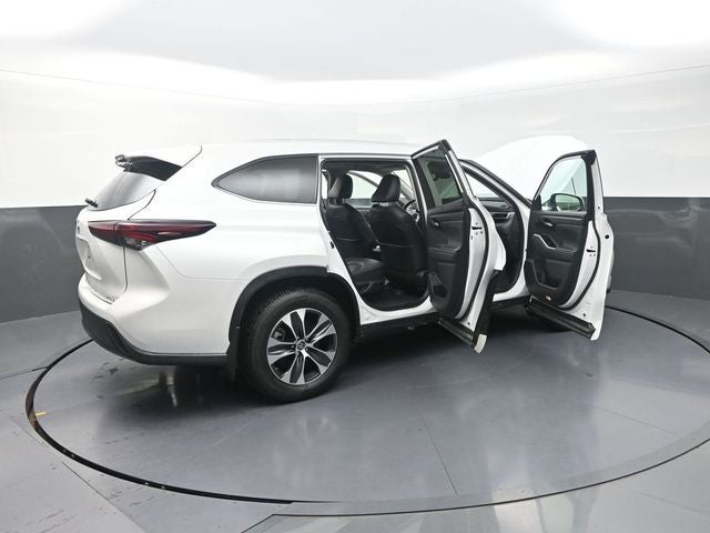 2025 Toyota Highlander XLE