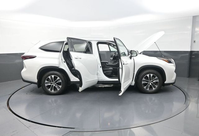 2025 Toyota Highlander XLE