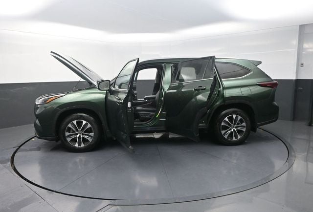 2025 Toyota Highlander XLE
