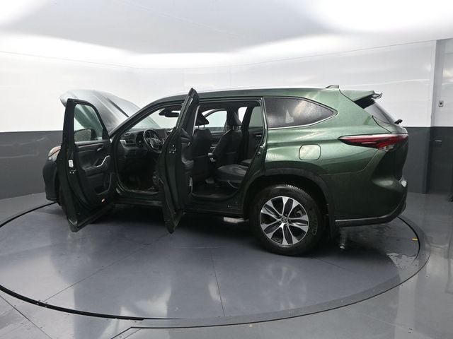 2025 Toyota Highlander XLE