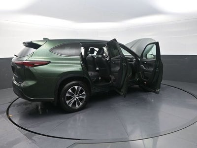 2025 Toyota Highlander XLE
