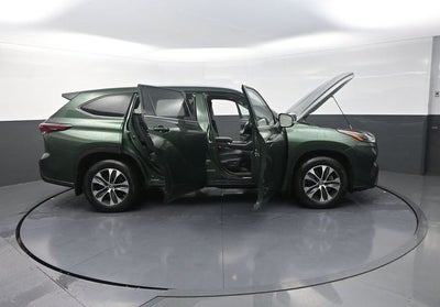 2025 Toyota Highlander XLE