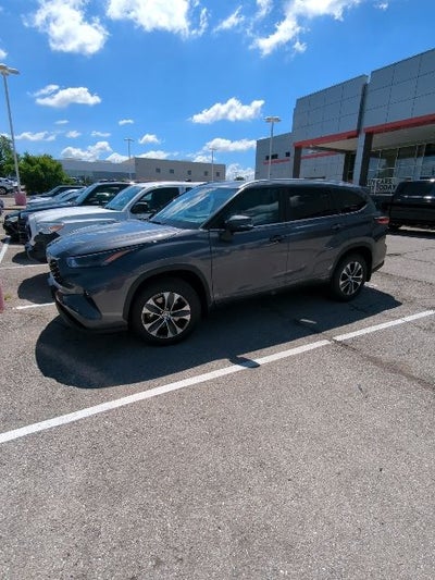 2023 Toyota Highlander XLE
