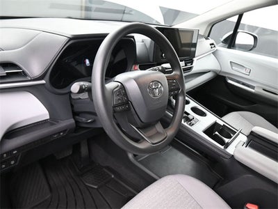 2025 Toyota Sienna LE 8 Passenger