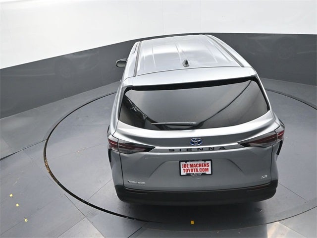2025 Toyota Sienna LE 8 Passenger