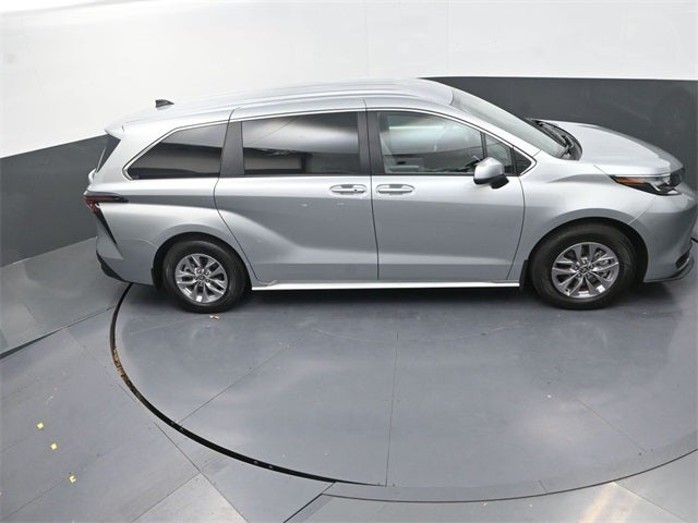 2025 Toyota Sienna LE 8 Passenger