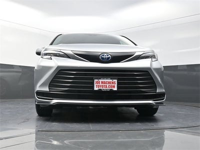 2025 Toyota Sienna LE 8 Passenger